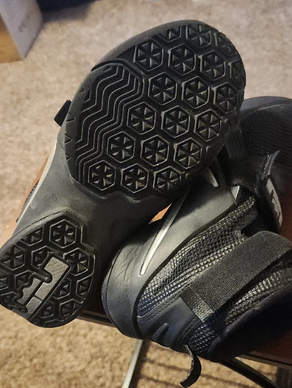 Lebron Soldier 9 High Tops - Picture 5 of 8